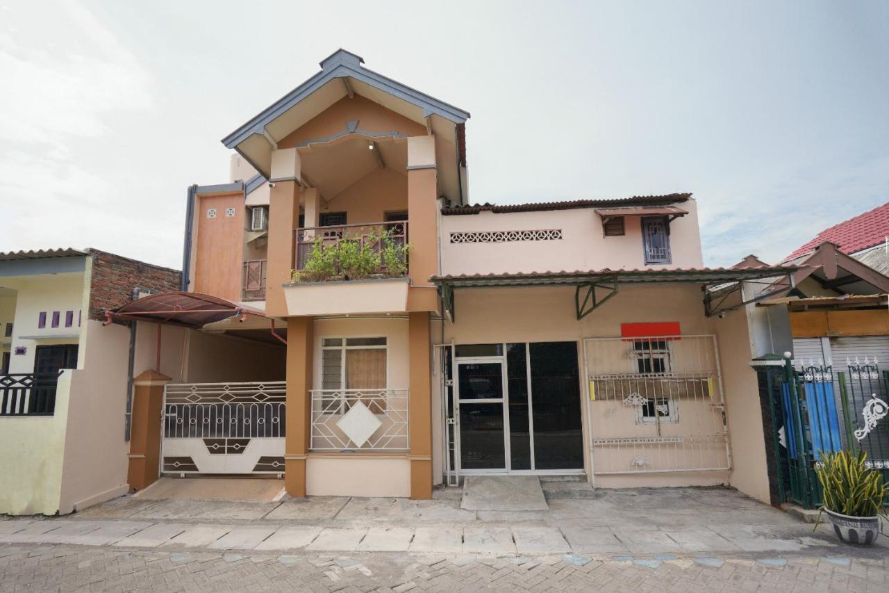 Oyo 2656 Az Zahra Residence Syariah Surabaya Exterior photo