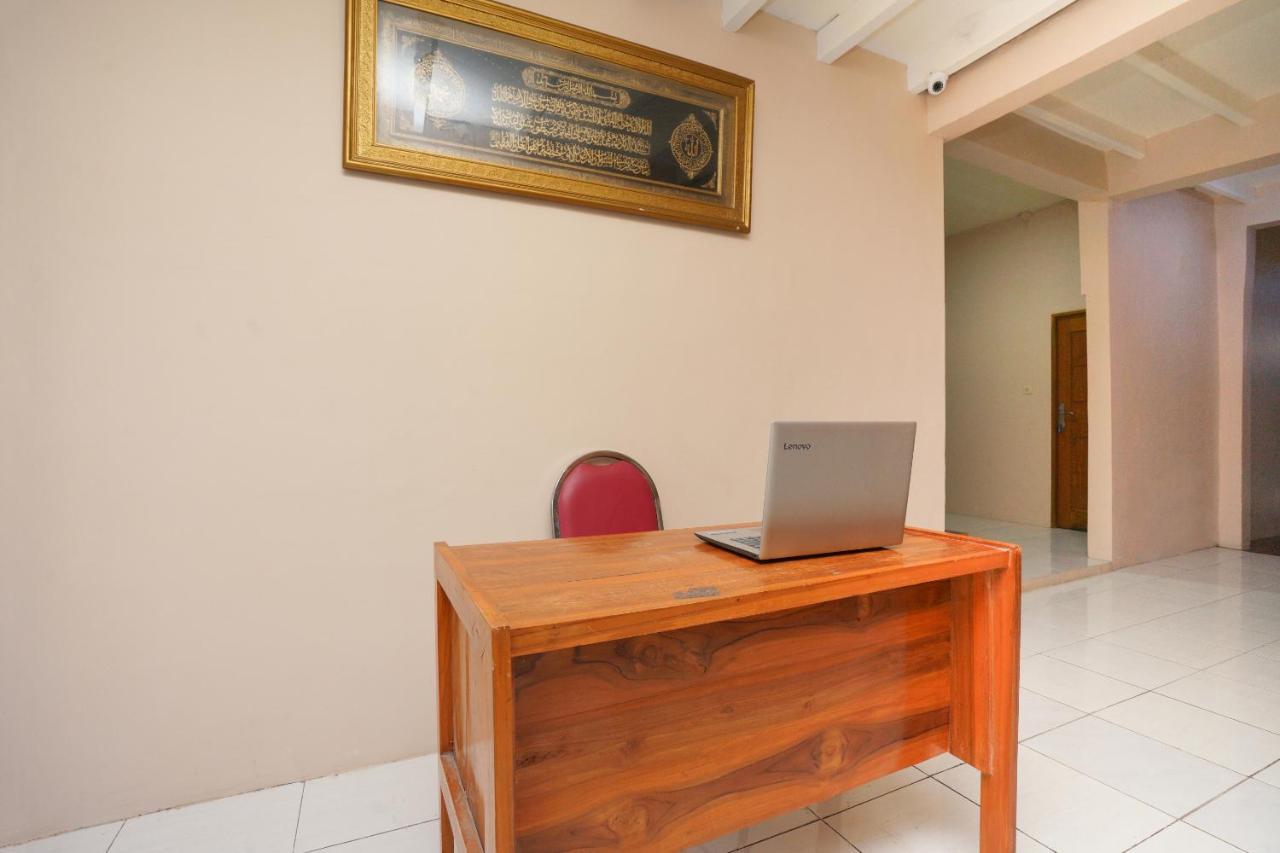 Oyo 2656 Az Zahra Residence Syariah Surabaya Exterior photo